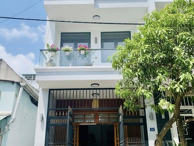 Ngay đhct - mặt tiền 10m - đối diện công viên - nhà đẹp 4 tầng - 4pn - 64m chỉ 9.x 0