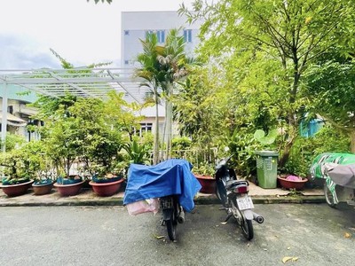 Ngay đh công thương - mặt tiền 10m - nhà đẹp 4 tầng - 64m chỉ 9.x 2