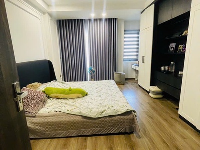 Nhà mới đẹp - phố trạm - thang máy xịn ô tô vào nhà ngõ thông full nội thất cao cấp 4