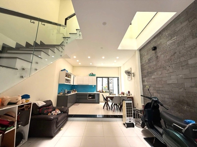 Siêu phẩm 3 tầng đẹp lung linh đường 14m, 85m2 4.5x19m chỉ 12,3 tỷ khu vip bên sông hiệp bình chánh 0