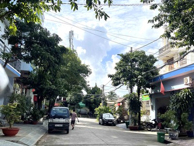 Siêu phẩm 3 tầng đẹp lung linh đường 14m, 85m2 4.5x19m chỉ 12,3 tỷ khu vip bên sông hiệp bình chánh 1