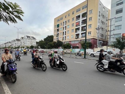 Bán nhà hẻm xe hơi dương quảng hàm, gò vấp, 56m , 5 tầng, gần đh văn lang, giá 7.45 tỷ tl 0