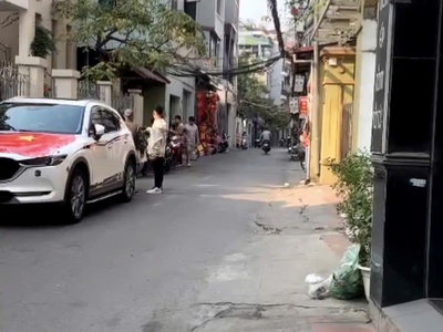 Long biên triệu đô lô góc 2 mặt ngõ mt 6.5m oto đỗ cửa sổ đỏ hoa hậu bồ đề 0