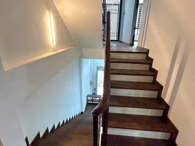 Long biên triệu đô lô góc 2 mặt ngõ mt 6.5m oto đỗ cửa sổ đỏ hoa hậu bồ đề 2