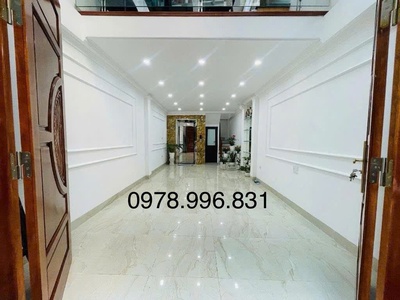 Thang máy nhà mới long lanh tặng full nội thất-đông ngạc - đường 2 ô tô tránh 0