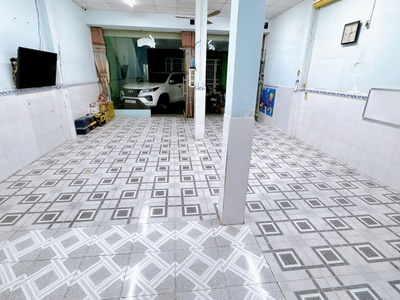 Bán  mặt tiền kinh doanh   dtcn 100m   6 17    2 tầng   xe hơi ngủ   ngay chợ gò xoài   giá chỉ 8.3 2