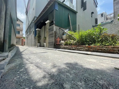 Bán đất đức giang, long biên. ngõ thông, ô tô tránh. tiện ích ngập tràn. 42m,  6,x tỷ   có tl 2