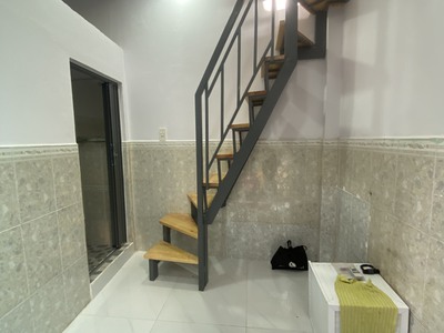 Chỉ 1 tỷ xí  hòa hưng quận 10  5 tầng 3pn 3wc gần mặt tiền mbvb. 1