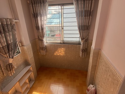 Chỉ 1 tỷ xí  hòa hưng quận 10  5 tầng 3pn 3wc gần mặt tiền mbvb. 2