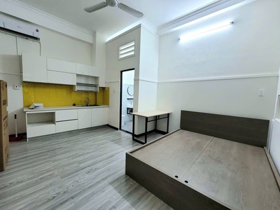 Bán chdv - ngay trung tâm phú nhuận - phan xích long - 5 tầng btct - 6pn lớn - gấp bán định cư - 0