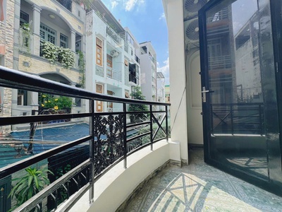 Bán chdv - ngay trung tâm phú nhuận - phan xích long - 5 tầng btct - 6pn lớn - gấp bán định cư - 3