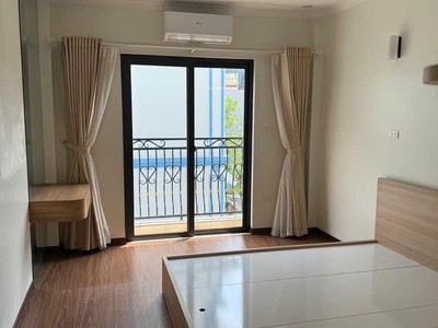 Bán nhà đẹp hiếm có đức giang 32,m mt 3,5m full nội thất ngõ thông sáng giá chỉ 6x tỷ 2