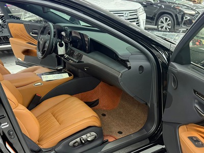 Bán Lexus LS500h sản xuất 2025 siêu lướt 600 Km, mới 99,99. 10