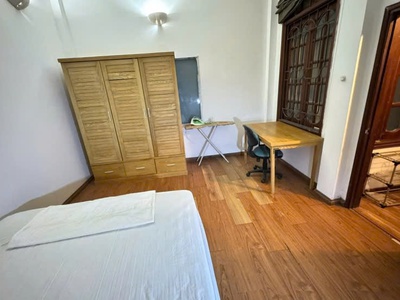 Cho thuê Căn hộ dịch vụ tại Ngõ 105 Thụy Khuê Tây Hồ. Ban công View cực thoáng. Chỉ 7tr 3