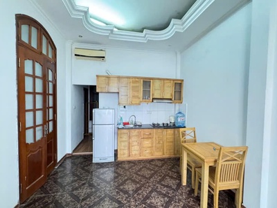 Cho thuê Căn hộ dịch vụ tại Ngõ 105 Thụy Khuê Tây Hồ. Ban công View cực thoáng. Chỉ 7tr 5