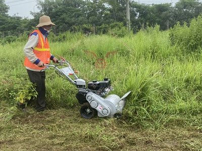 Máy cắt cỏ trục băm, quật cỏ Kawasaki VMTB70 4