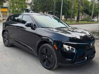 Ưu đãi sập sàn tháng 11 vf7, vf7 plus giảm cực mạnh 0