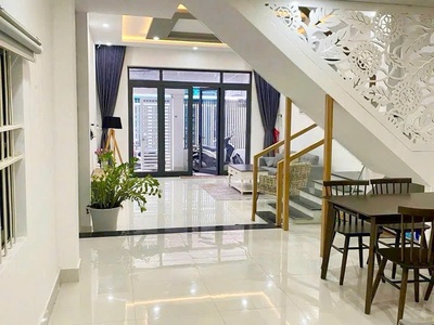  Nhà 2 tầng đẹp Full nội thất - Kiệt Oto Chế Lan Viên - Sát biển Mỹ Khê  0