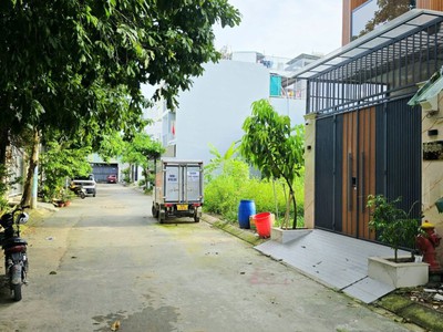 Nhà Phố 3 Tầng, Hoàn Công Đủ, Đường Ô tô 8m, Ngay chợ Long Trường   Giá 5.3 tỷ TL 5