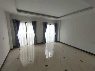 Nhà hoàng quốc việt, ôtô vào nhà, gần hồ điều hòa, dt35m2, mt4m, 6 tầng thang máy chỉ 16 tỷ 4