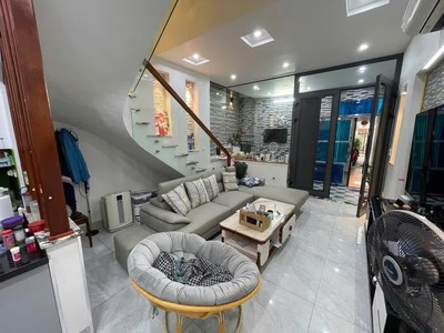 Bán nhà ngọc thụy 4 tầng ô tô đỗ cửa,54 m2 mặt tiền  4.5m x 10.8 tỷ long biên hà nội. 1