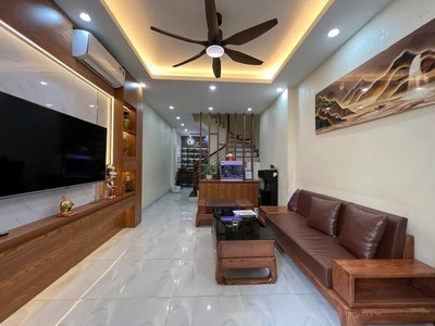 Bán nhà 5 tầng đẹp ô to đỗ cửa full nội thất phố ngọc thụy 35m2 x 8.2 tỷ long biên hà nội. 3