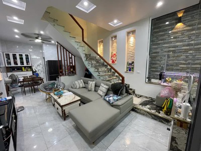 Bán nhà ngọc thụy 4 tầng ô tô đỗ cửa,54 m2 mặt tiền  4.5m x 10.8 tỷ long biên hà nội. 0