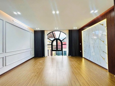 Cần bán nhà vũ trọng phụng ngõ thẳng tắp cách mặt phố 30m - 60m x 5 tầng mặt tiền 5,5m 2