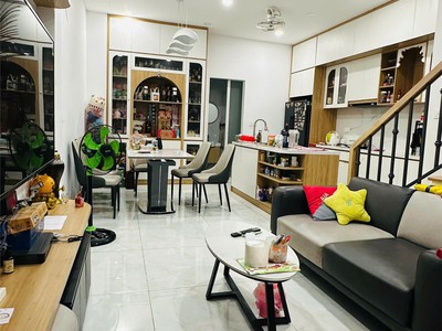 Khu vực hiếm nhà bán- cách mặt tiền lãnh binh thăng chỉ vài bước chân- kế đường 3/2 - xe hơi ngủ 1