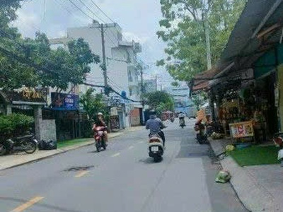 Chính chủ cần bán gấp lô đất đẹp đường dương quảng hàm dt: 4 x 17m vuông giá 8.4 tỷ , p6, gv. 1