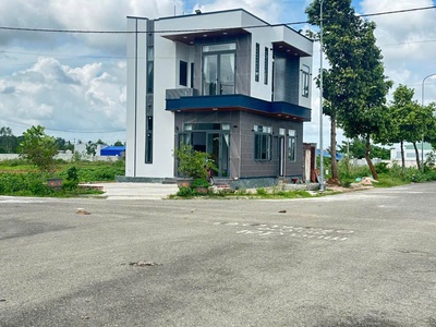 Nhà 1 trệt 1 lầu mới xây  cần bán 1