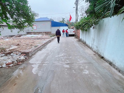 Đẹp bán tiếc lắm vị trí  đất sất dự án  --dt 100 m fun thổ cư -tại vệ sơn đông tân minh huyện sóc 2