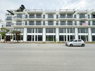 Bán Shophouse Metropolitan 80m2, Mặt Tiền 5m: Vị Trí Vàng, Hai Mặt Tiền Đường 22m, sau 5m vườn hoa 2