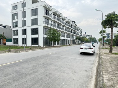 Bán Shophouse Metropolitan 80m2, Mặt Tiền 5m: Vị Trí Vàng, Hai Mặt Tiền Đường 22m, sau 5m vườn hoa 5