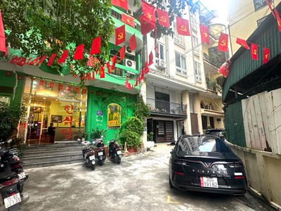 Bán nhà phố Láng Hạ, Ba Đình dòng tiền 1.8 tỷ/năm 9 tầng 110m2 giá 54 tỷ 3