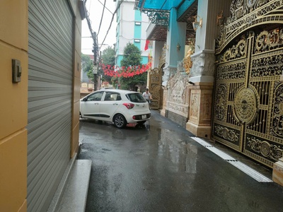 Nhà đẹp hoàng quốc việt, gần ôtô, hồ điều hòa, dt30m2, mt4m, 6 tầng thang máy 9.5 tỷ 2