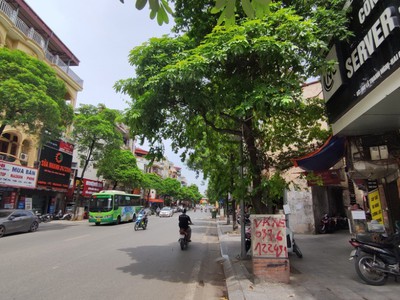 Rẻ nhất khu vực - mặt phố lê thanh nghị - 2 mặt thoáng - 55m2 - chỉ 20.5 tỷ - sổ vuông nở hậu. 2