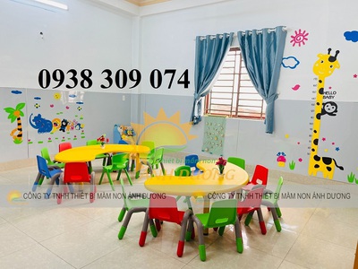 Bàn nhựa vòng cung nhập khẩu, bàn bán nguyệt mầm non 3