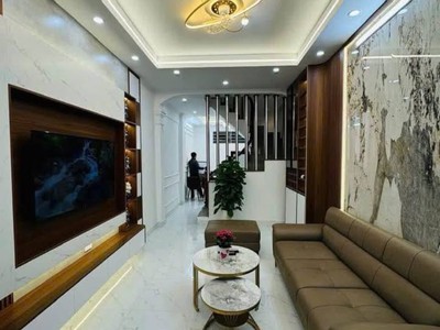 Bán nhà đẹp ngọc thụy 40m chỉ 6.x tỷ, ngõ thông thoáng, ô tô đỗ cửa gần. giá mềm vị trí vàng 0