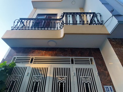 Nhà 5 tầng cạnh nhổn 3 ngủ ngõ thông gần hinode, vành đai 3.5 0