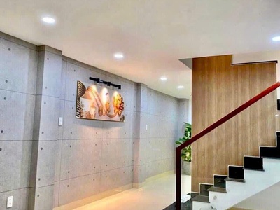 Bán nhà mới xây 5 tầng hà huy giáp q 12 64m2, đường rộng 12m, gần ngã tư ga chỉ 5.x tỷ 0