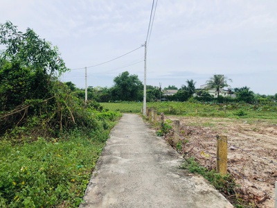 Bán 11.75m x 25m đất full thổ cư hẻm lê minh công, lagi giá rẻ 1 tỷ gần biển 0