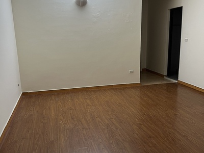 Cho thuê chung cư Ngõ 238 Hoàng Quốc Việt, 100m, 2 phòng ngủ, đồ cơ bản 12 triệu 5