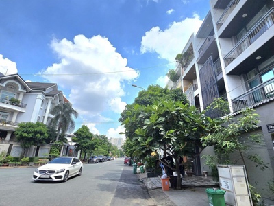 Bán nhà mặt tiền Bùi Tá Hán, có hầm, sẵn HĐ cho thuê giá cao, sổ hồng hoàn công 4