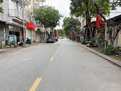 Chính chủ bán nhà C4 mặt phố Quán Tình 63,4m2 nở hậu, gần Hồ, pháp lý chuẩn sẵn sàng CC 3