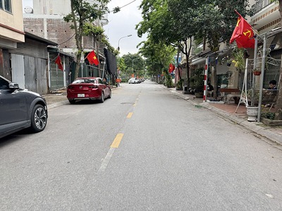 Chính chủ bán nhà C4 mặt phố Quán Tình 63,4m2 nở hậu, gần Hồ, pháp lý chuẩn sẵn sàng CC 4