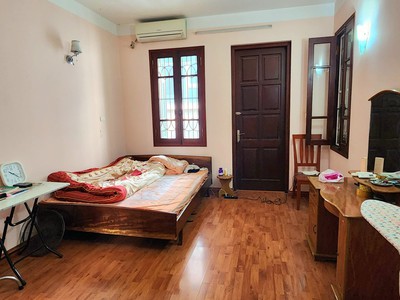 Nhà đẹp Văn Quán, 35m2, 4 tầng, nội thất đầy đủ về ở luôn, 10m ra phố, gần hồ Văn Quán, hơn 8 tỷ 0