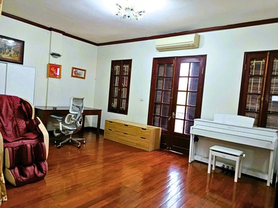 Cho thuê nhà mặt phố Tây Hồ, tổng diện tích 130m2, 20 triệu/tháng 4