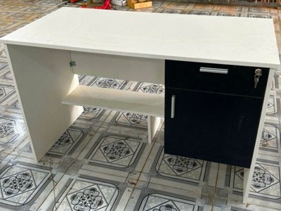 Bàn ghế văn phòng thanh lý Phú Nhàn Giá chỉ từ 449K, giao nhanh 24h 12