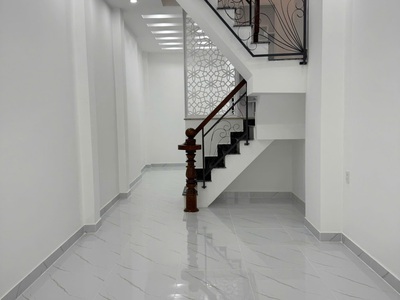 Nhà 3 tầng mới nở hậu cách chỗ xe hơi quay đầu 10m hẻm 137 âu dương lân p3q8. giá 6,82 tỷ tl 1